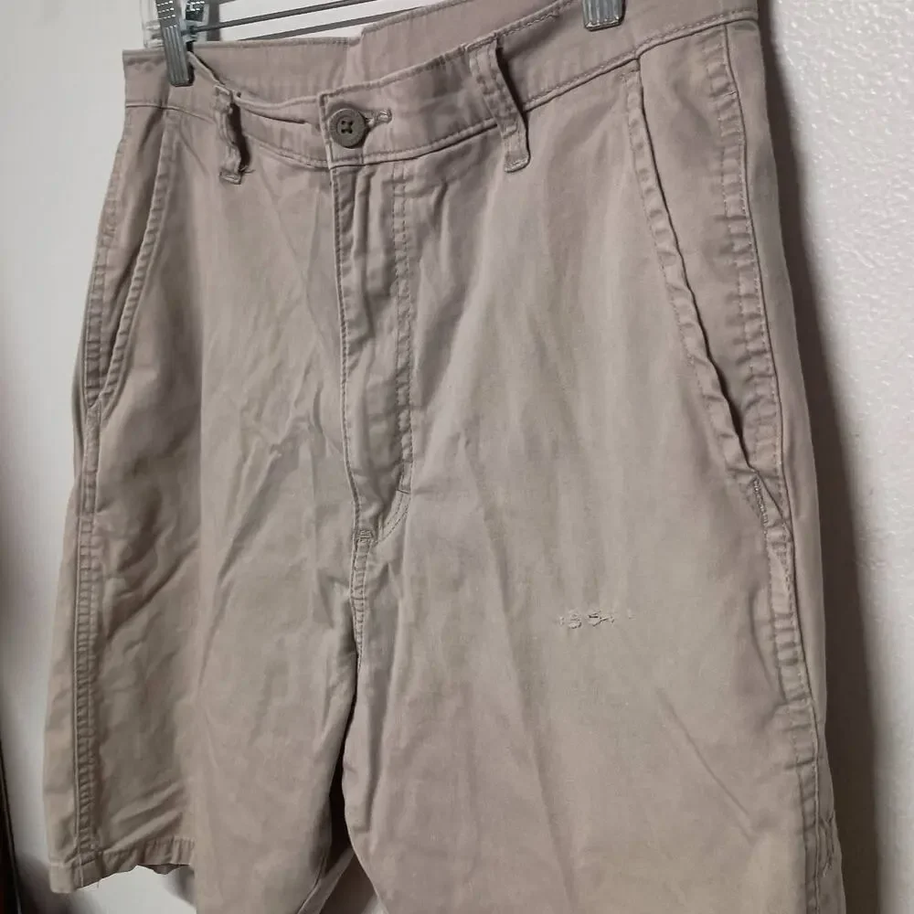 Wrangler Men’s Gray Chino Shorts Size 32 Flat Front Casual 10